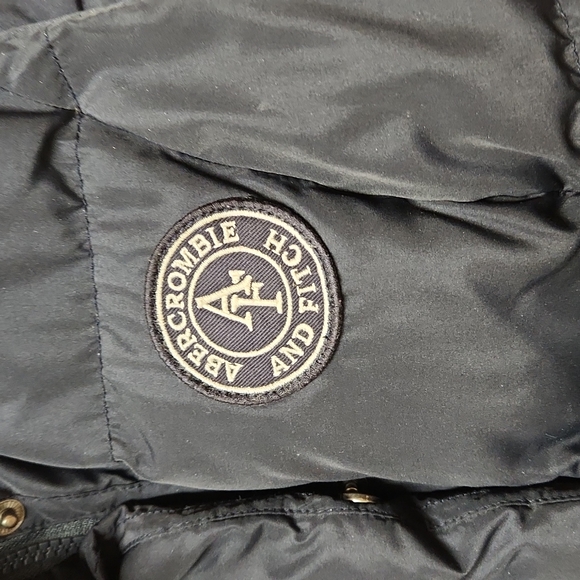 Abercrombie and Fitch vest - Picture 2 of 6